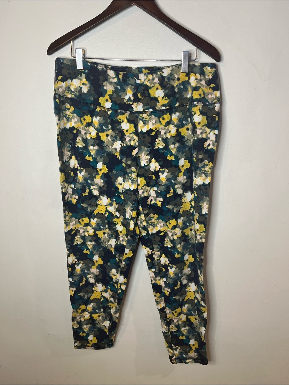 T By Talbots Floral Print Capri Leggings - Blue/Green/Yellow/White